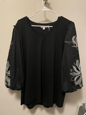Chicos NWT Embroidered Puff Sleeve Top Black Size 4 XXL V Neck 3/4 Sleeve